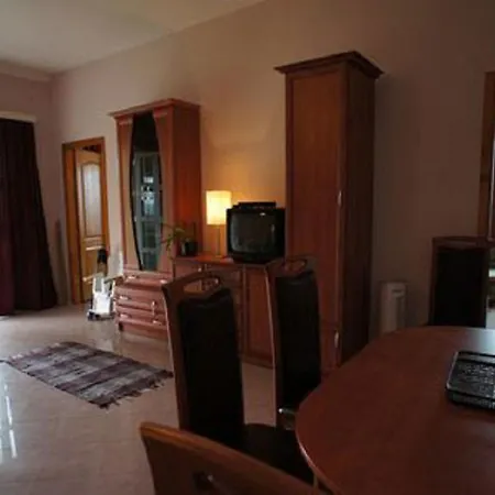 Apartment- Golden 1 公寓 希欧福克